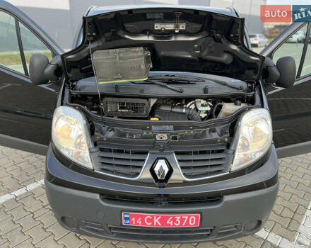 Черный Рено Трафик, объемом двигателя 2 л и пробегом 159 тыс. км за 15100 $, фото 70 на Automoto.ua