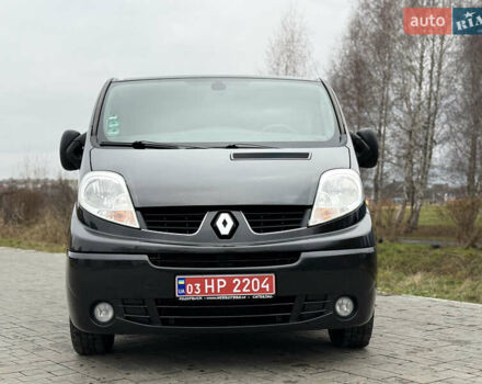 Черный Рено Трафик, объемом двигателя 2.5 л и пробегом 256 тыс. км за 14500 $, фото 3 на Automoto.ua