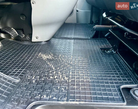 Черный Рено Трафик, объемом двигателя 2 л и пробегом 240 тыс. км за 14499 $, фото 23 на Automoto.ua