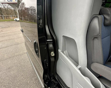 Черный Рено Трафик, объемом двигателя 2 л и пробегом 293 тыс. км за 12500 $, фото 42 на Automoto.ua