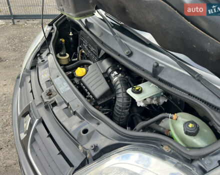 Черный Рено Трафик, объемом двигателя 2 л и пробегом 463 тыс. км за 8700 $, фото 8 на Automoto.ua