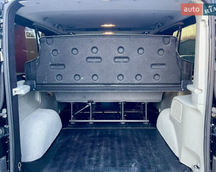 Черный Рено Трафик, объемом двигателя 2 л и пробегом 240 тыс. км за 14499 $, фото 31 на Automoto.ua