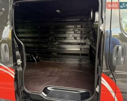Чорний Рено Трафік, об'ємом двигуна 2 л та пробігом 301 тис. км за 12700 $, фото 9 на Automoto.ua
