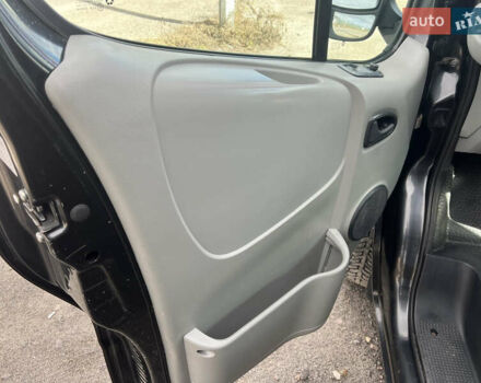 Черный Рено Трафик, объемом двигателя 2 л и пробегом 463 тыс. км за 8700 $, фото 17 на Automoto.ua