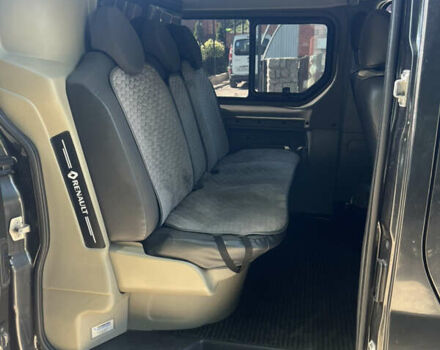 Черный Рено Трафик, объемом двигателя 2 л и пробегом 324 тыс. км за 12500 $, фото 2 на Automoto.ua