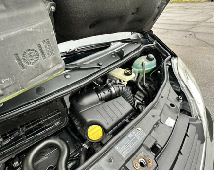 Черный Рено Трафик, объемом двигателя 2 л и пробегом 293 тыс. км за 12500 $, фото 52 на Automoto.ua