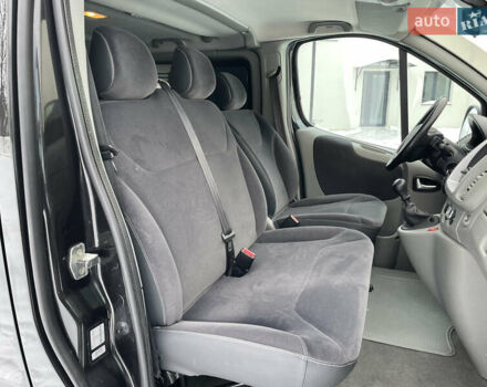 Чорний Рено Трафік, об'ємом двигуна 2 л та пробігом 201 тис. км за 17550 $, фото 48 на Automoto.ua