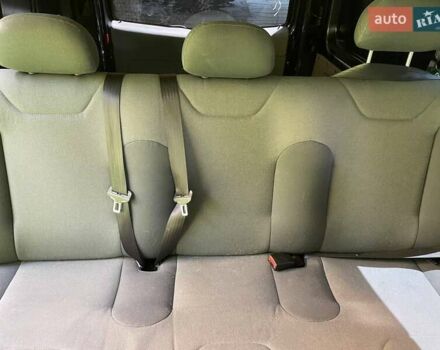 Чорний Рено Трафік, об'ємом двигуна 2 л та пробігом 315 тис. км за 16900 $, фото 4 на Automoto.ua