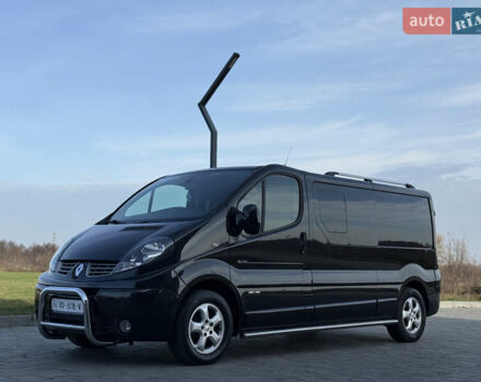 Черный Рено Трафик, объемом двигателя 2 л и пробегом 283 тыс. км за 15750 $, фото 2 на Automoto.ua