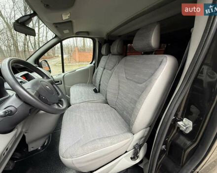 Черный Рено Трафик, объемом двигателя 2 л и пробегом 177 тыс. км за 16800 $, фото 27 на Automoto.ua