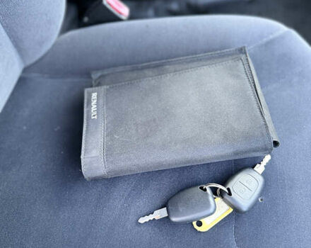 Черный Рено Трафик, объемом двигателя 2 л и пробегом 283 тыс. км за 15750 $, фото 20 на Automoto.ua