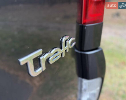 Черный Рено Трафик, объемом двигателя 2 л и пробегом 193 тыс. км за 18800 $, фото 80 на Automoto.ua