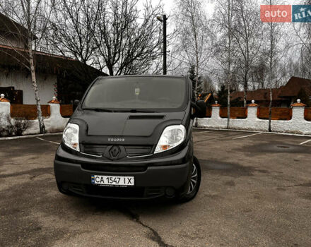 Черный Рено Трафик, объемом двигателя 2 л и пробегом 400 тыс. км за 15600 $, фото 2 на Automoto.ua