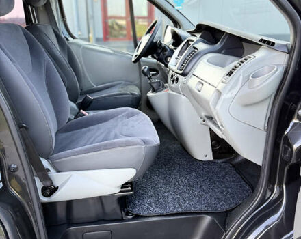 Черный Рено Трафик, объемом двигателя 2 л и пробегом 283 тыс. км за 15750 $, фото 19 на Automoto.ua