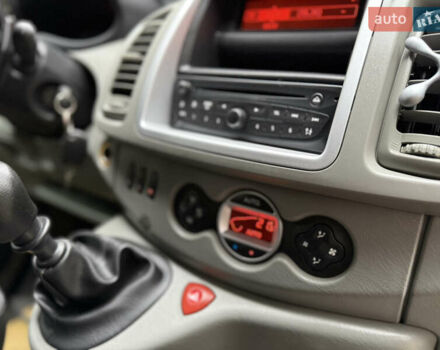 Черный Рено Трафик, объемом двигателя 2 л и пробегом 193 тыс. км за 18800 $, фото 44 на Automoto.ua