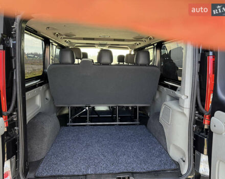 Черный Рено Трафик, объемом двигателя 2 л и пробегом 283 тыс. км за 16300 $, фото 35 на Automoto.ua