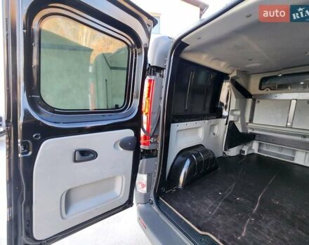 Черный Рено Трафик, объемом двигателя 2 л и пробегом 232 тыс. км за 15500 $, фото 14 на Automoto.ua