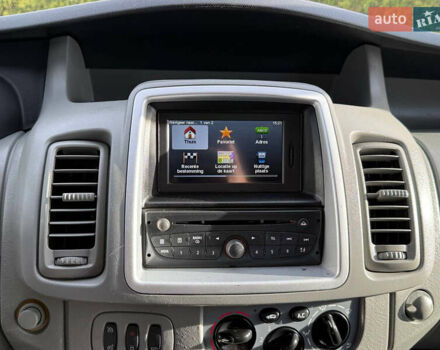 Чорний Рено Трафік, об'ємом двигуна 2 л та пробігом 266 тис. км за 16900 $, фото 45 на Automoto.ua