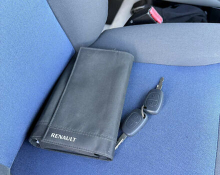 Черный Рено Трафик, объемом двигателя 2 л и пробегом 271 тыс. км за 15950 $, фото 33 на Automoto.ua