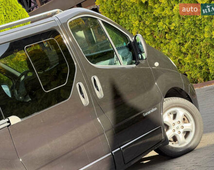 Чорний Рено Трафік, об'ємом двигуна 2 л та пробігом 266 тис. км за 16900 $, фото 58 на Automoto.ua