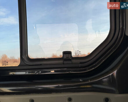 Черный Рено Трафик, объемом двигателя 2 л и пробегом 283 тыс. км за 16300 $, фото 34 на Automoto.ua