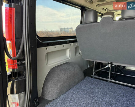 Черный Рено Трафик, объемом двигателя 2 л и пробегом 283 тыс. км за 16300 $, фото 37 на Automoto.ua