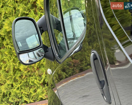 Рено Трафик 2014 в Стрые на Automoto.ua Черный Рено Трафик, объемом двигателя 2 л и пробегом 266 тыс. км за 16900 $, фото 21 на Automoto.ua