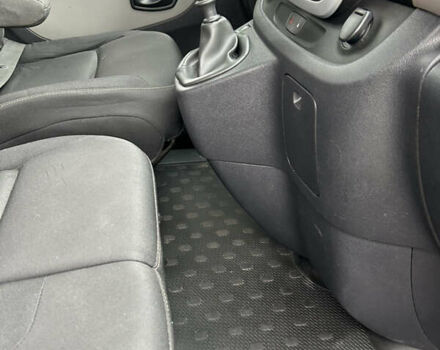 Чорний Рено Трафік, об'ємом двигуна 1.6 л та пробігом 313 тис. км за 15200 $, фото 19 на Automoto.ua