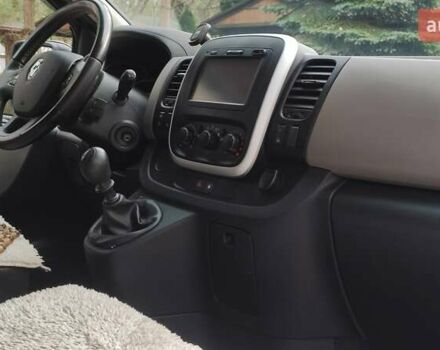 Чорний Рено Трафік, об'ємом двигуна 1.6 л та пробігом 190 тис. км за 15650 $, фото 76 на Automoto.ua