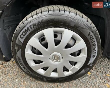 Черный Рено Трафик, объемом двигателя 1.6 л и пробегом 219 тыс. км за 19500 $, фото 19 на Automoto.ua