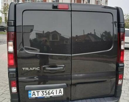 Черный Рено Трафик, объемом двигателя 1.6 л и пробегом 287 тыс. км за 13000 $, фото 4 на Automoto.ua