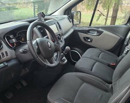 Черный Рено Трафик, объемом двигателя 1.6 л и пробегом 241 тыс. км за 13700 $, фото 5 на Automoto.ua