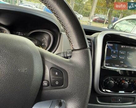 Черный Рено Трафик, объемом двигателя 1.6 л и пробегом 219 тыс. км за 19500 $, фото 36 на Automoto.ua