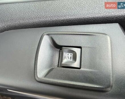 Черный Рено Трафик, объемом двигателя 1.6 л и пробегом 219 тыс. км за 19500 $, фото 51 на Automoto.ua