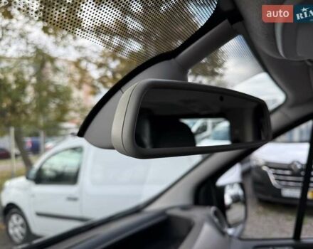 Черный Рено Трафик, объемом двигателя 1.6 л и пробегом 219 тыс. км за 19500 $, фото 34 на Automoto.ua