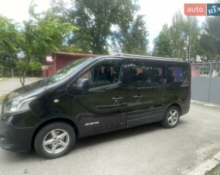 Черный Рено Трафик, объемом двигателя 1.6 л и пробегом 300 тыс. км за 15800 $, фото 3 на Automoto.ua