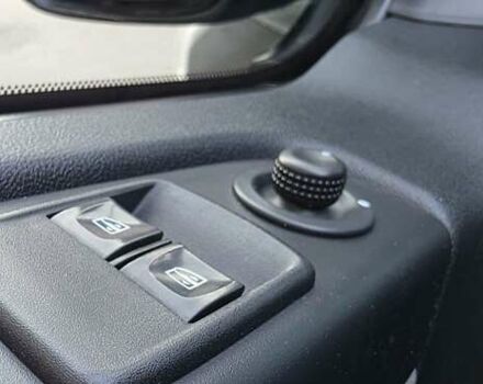 Черный Рено Трафик, объемом двигателя 1.6 л и пробегом 241 тыс. км за 13700 $, фото 6 на Automoto.ua