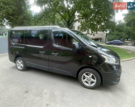 Черный Рено Трафик, объемом двигателя 1.6 л и пробегом 300 тыс. км за 15800 $, фото 2 на Automoto.ua