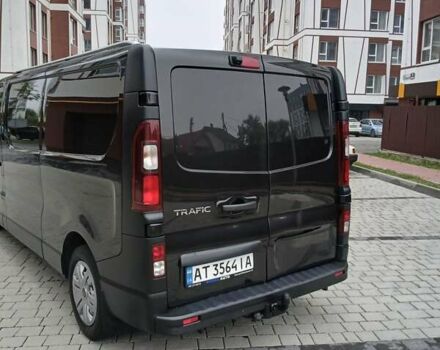 Черный Рено Трафик, объемом двигателя 1.6 л и пробегом 287 тыс. км за 13000 $, фото 1 на Automoto.ua