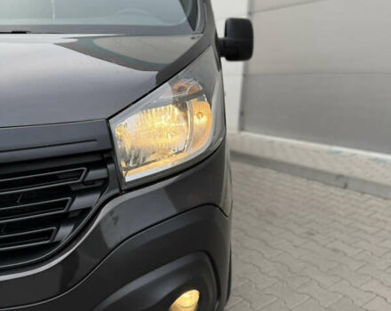 Черный Рено Трафик, объемом двигателя 1.6 л и пробегом 303 тыс. км за 14999 $, фото 2 на Automoto.ua