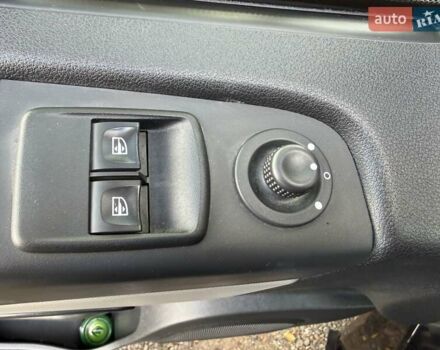 Черный Рено Трафик, объемом двигателя 1.6 л и пробегом 219 тыс. км за 19500 $, фото 25 на Automoto.ua