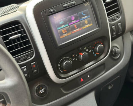 Черный Рено Трафик, объемом двигателя 1.6 л и пробегом 303 тыс. км за 14999 $, фото 31 на Automoto.ua