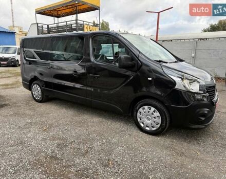 Черный Рено Трафик, объемом двигателя 1.6 л и пробегом 219 тыс. км за 19500 $, фото 5 на Automoto.ua