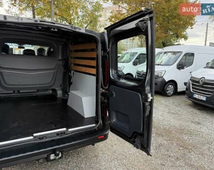 Черный Рено Трафик, объемом двигателя 1.6 л и пробегом 219 тыс. км за 19500 $, фото 58 на Automoto.ua