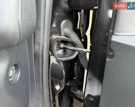 Черный Рено Трафик, объемом двигателя 1.6 л и пробегом 219 тыс. км за 19500 $, фото 52 на Automoto.ua