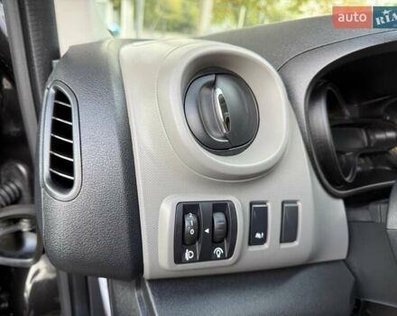 Черный Рено Трафик, объемом двигателя 1.6 л и пробегом 219 тыс. км за 19500 $, фото 39 на Automoto.ua