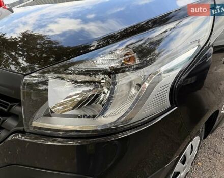 Черный Рено Трафик, объемом двигателя 1.6 л и пробегом 219 тыс. км за 19500 $, фото 15 на Automoto.ua