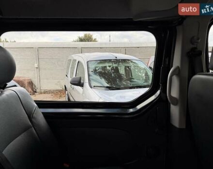Черный Рено Трафик, объемом двигателя 1.6 л и пробегом 219 тыс. км за 19500 $, фото 74 на Automoto.ua