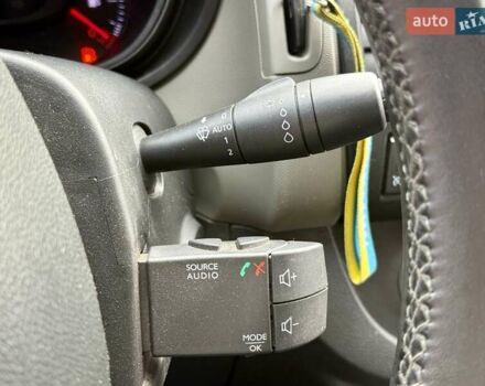 Черный Рено Трафик, объемом двигателя 1.6 л и пробегом 212 тыс. км за 13800 $, фото 18 на Automoto.ua