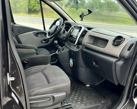 Черный Рено Трафик, объемом двигателя 1.6 л и пробегом 280 тыс. км за 13800 $, фото 12 на Automoto.ua